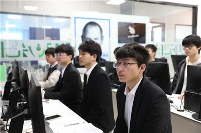 游戏大咖进校园 解锁行业前沿技术，赋能新华学子编程梦想